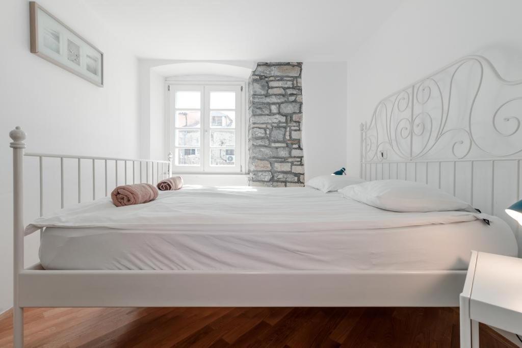 Apartments Artemus Music Piran Exterior foto